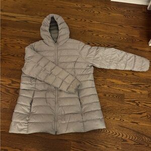 Eddie Bauer Women's Light Heather Gray Puffer Jacket